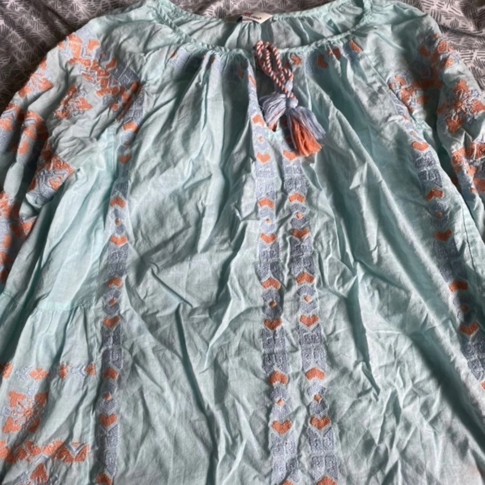 vineyard vines blouse!